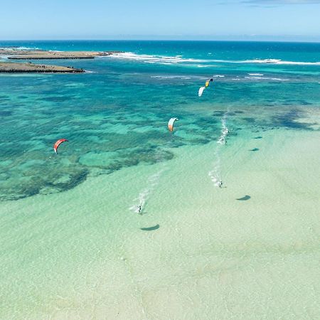 Ocean Lodge Kite & Windsurf Antsiranana Екстер'єр фото