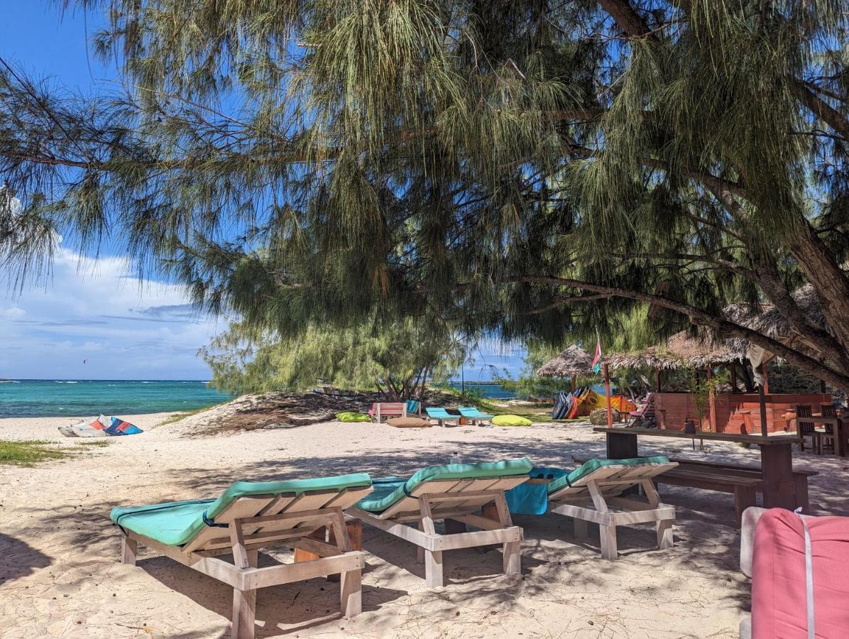 Ocean Lodge Kite & Windsurf Antsiranana Екстер'єр фото
