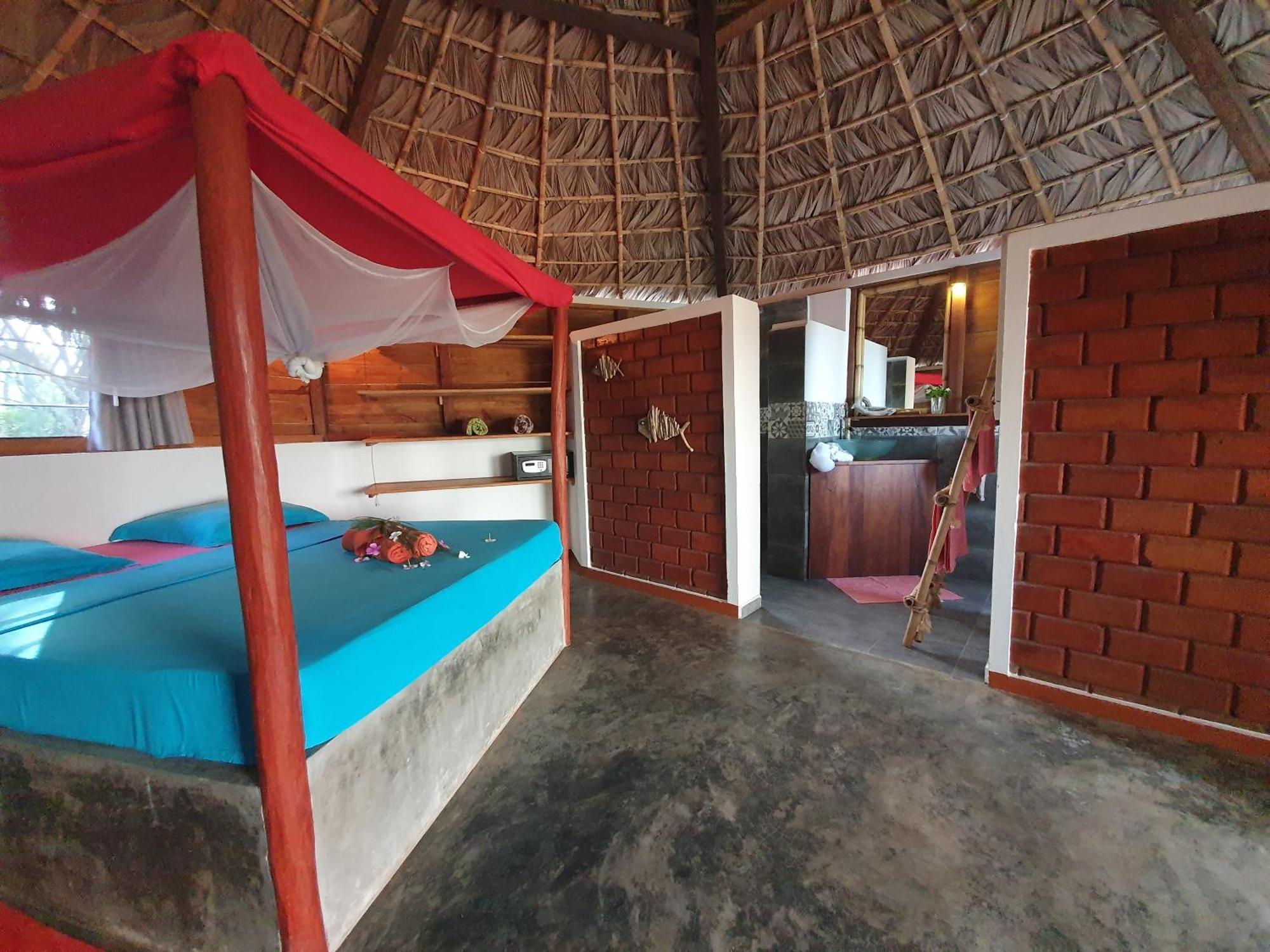 Ocean Lodge Kite & Windsurf Antsiranana Екстер'єр фото