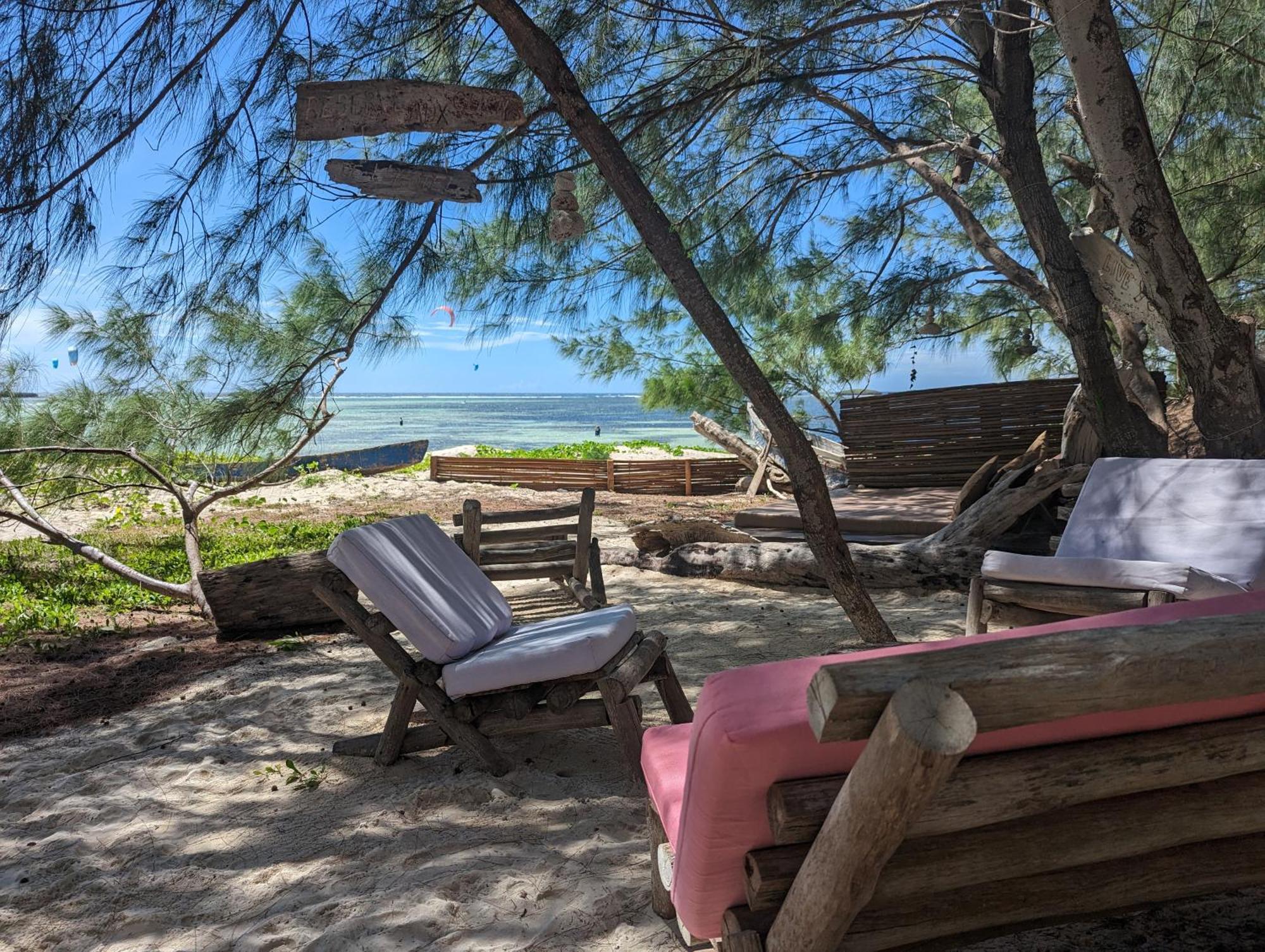 Ocean Lodge Kite & Windsurf Antsiranana Екстер'єр фото