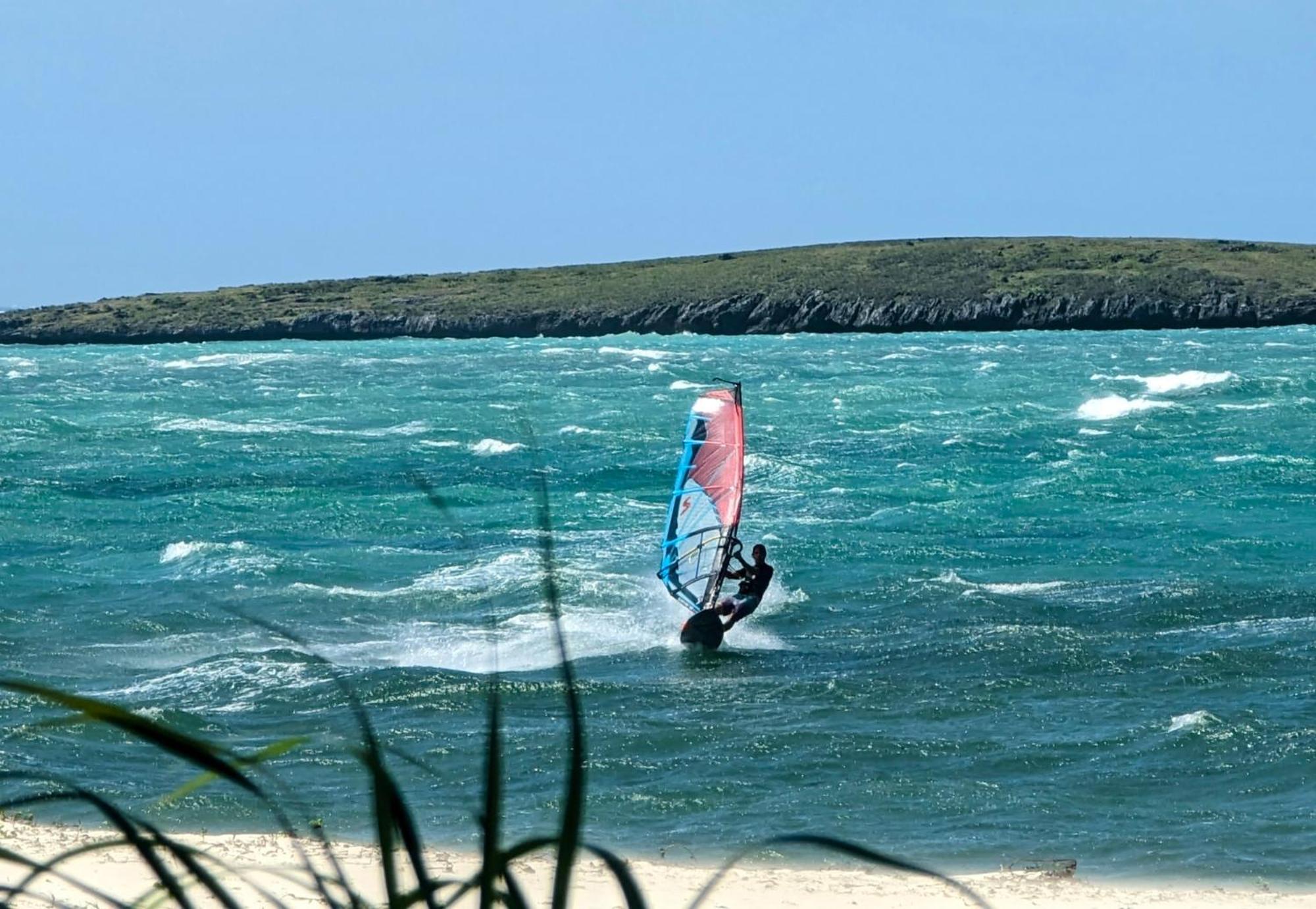 Ocean Lodge Kite & Windsurf Antsiranana Екстер'єр фото