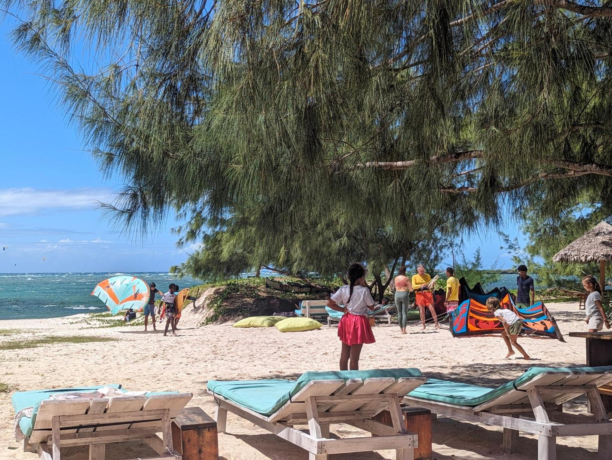 Ocean Lodge Kite & Windsurf Antsiranana Екстер'єр фото