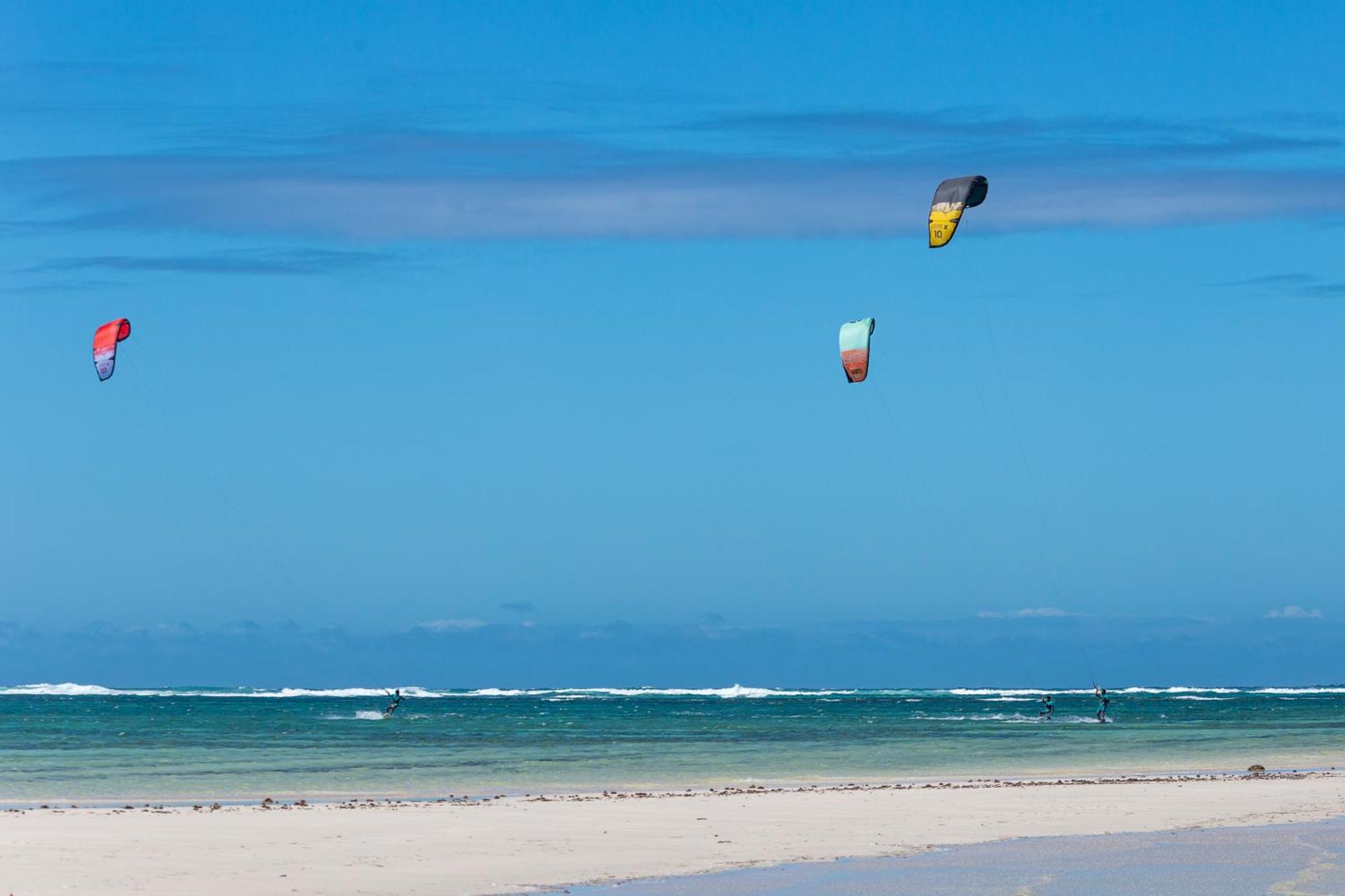 Ocean Lodge Kite & Windsurf Antsiranana Екстер'єр фото