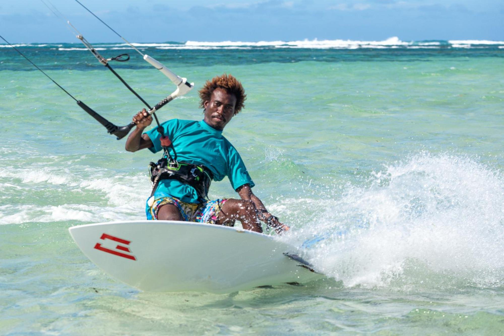 Ocean Lodge Kite & Windsurf Antsiranana Екстер'єр фото