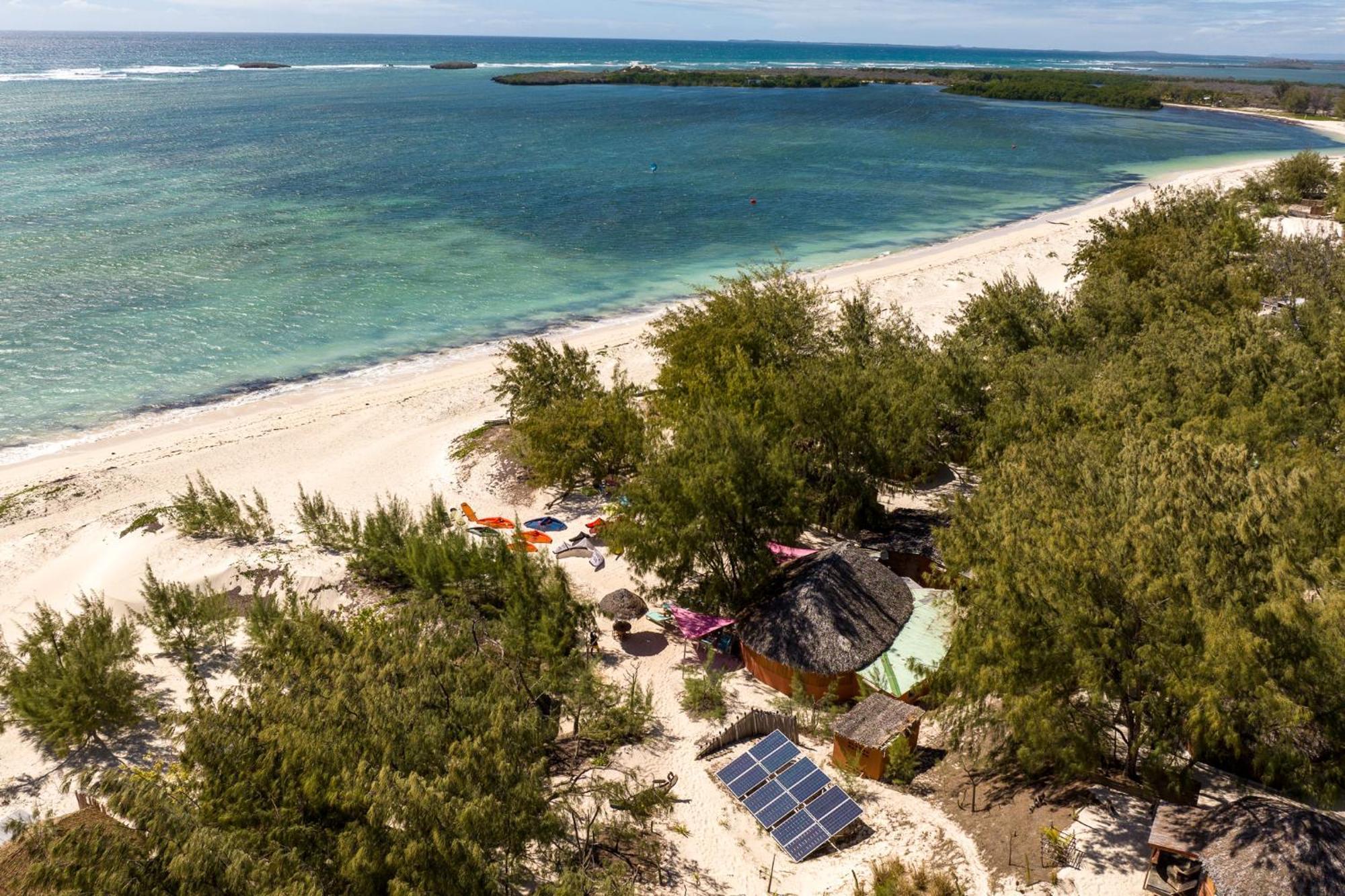 Ocean Lodge Kite & Windsurf Antsiranana Екстер'єр фото