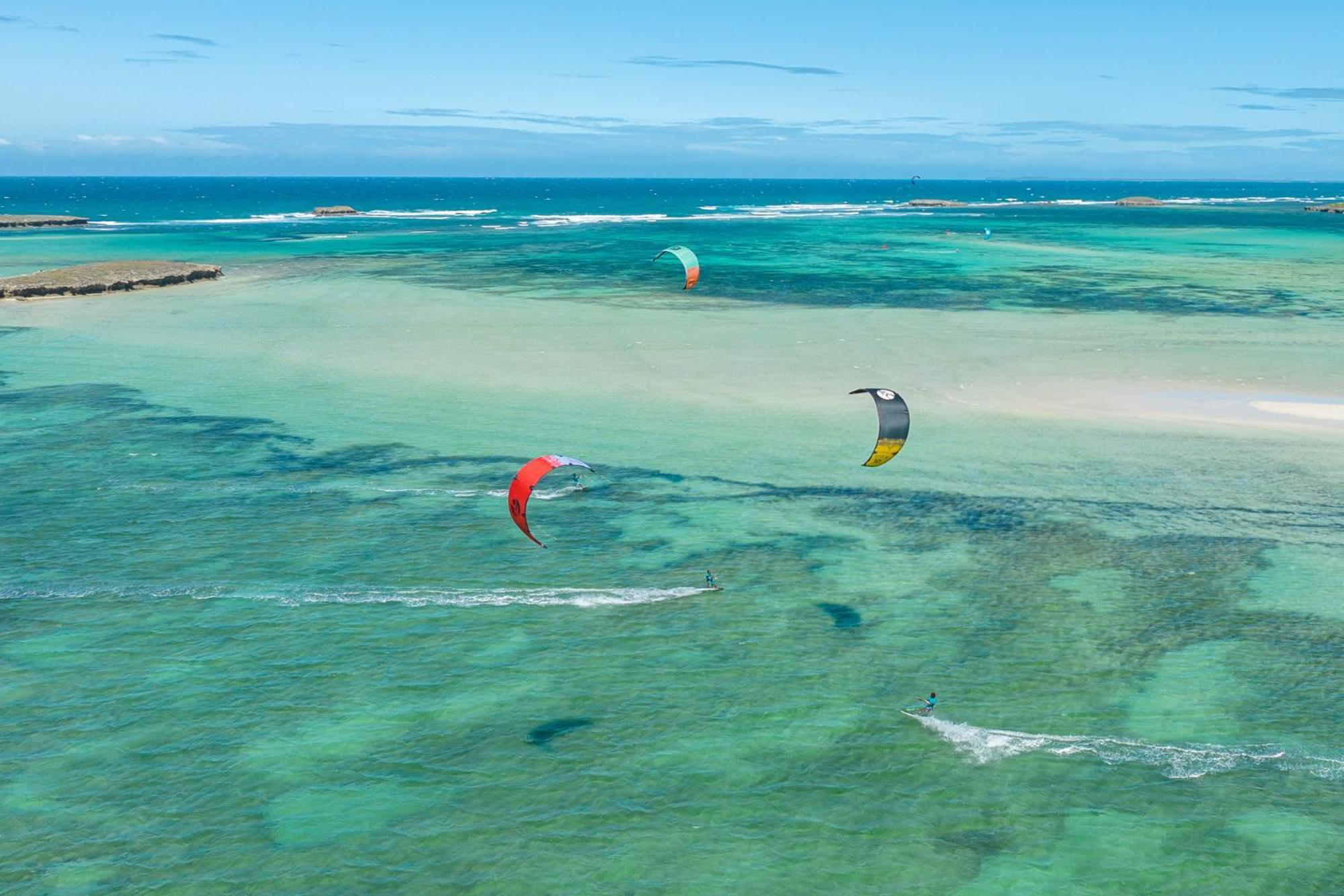Ocean Lodge Kite & Windsurf Antsiranana Екстер'єр фото